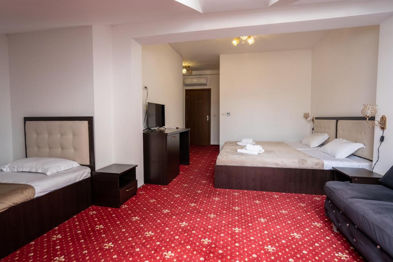 Hotel N Residence Timisoara Ngoại thất bức ảnh