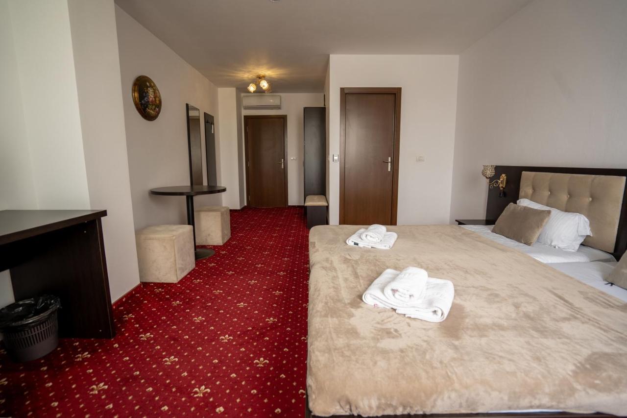 Hotel N Residence Timisoara Ngoại thất bức ảnh