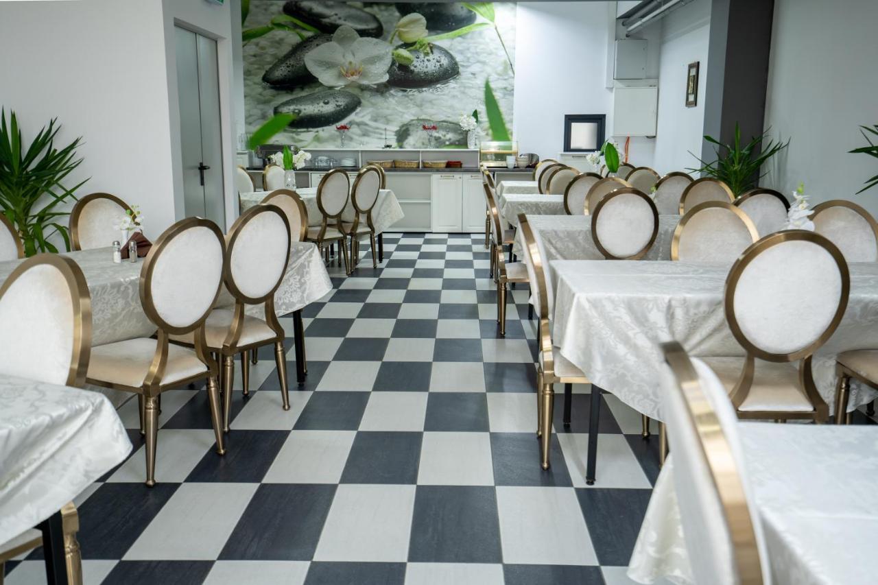 Hotel N Residence Timisoara Ngoại thất bức ảnh