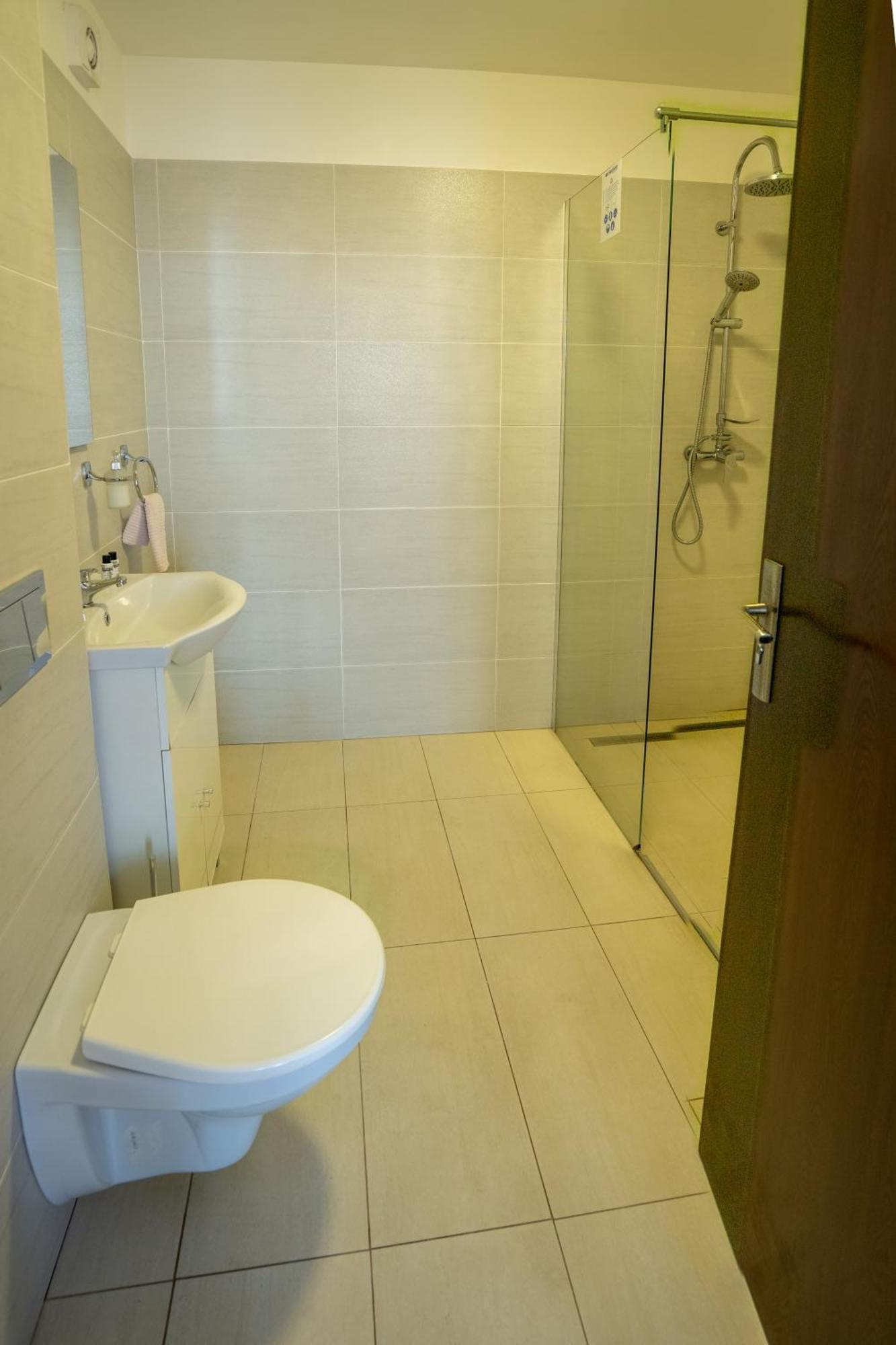 Hotel N Residence Timisoara Ngoại thất bức ảnh