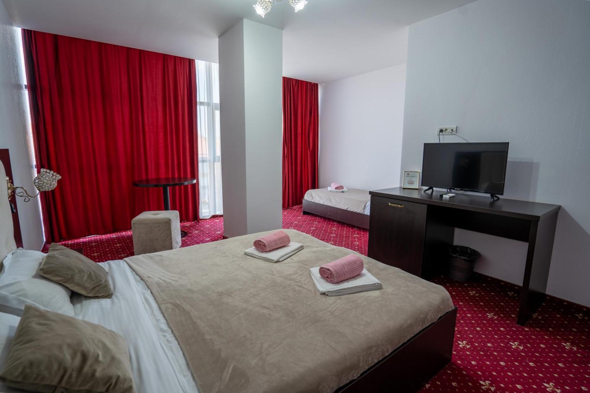 Hotel N Residence Timisoara Ngoại thất bức ảnh